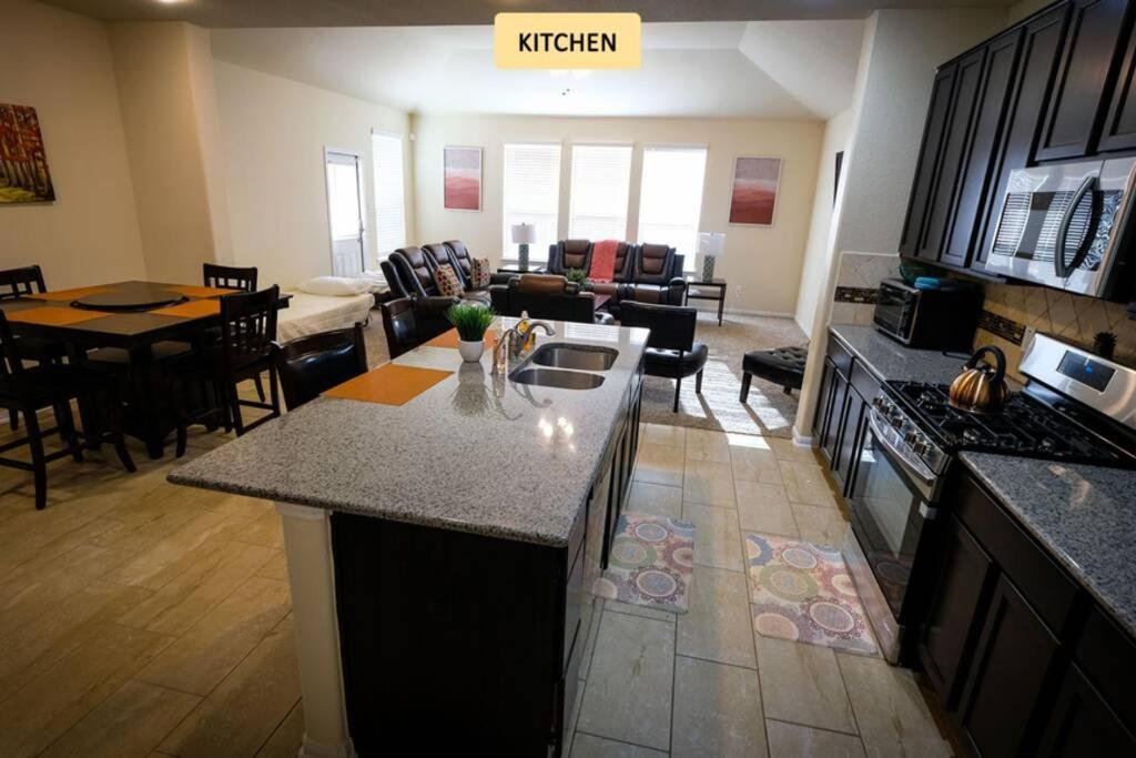 Rosenberg, Richmond, Katy, 2 Story, 10 Beds - Coopers Hill Villa Exterior photo